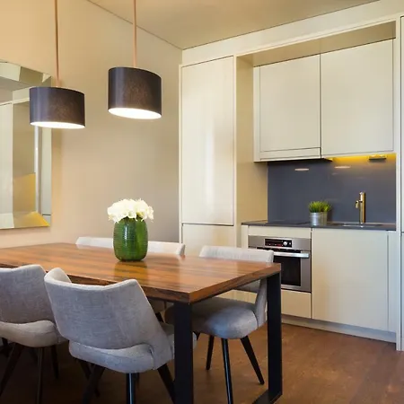 里斯本菲奈斯泰8号楼公寓 *